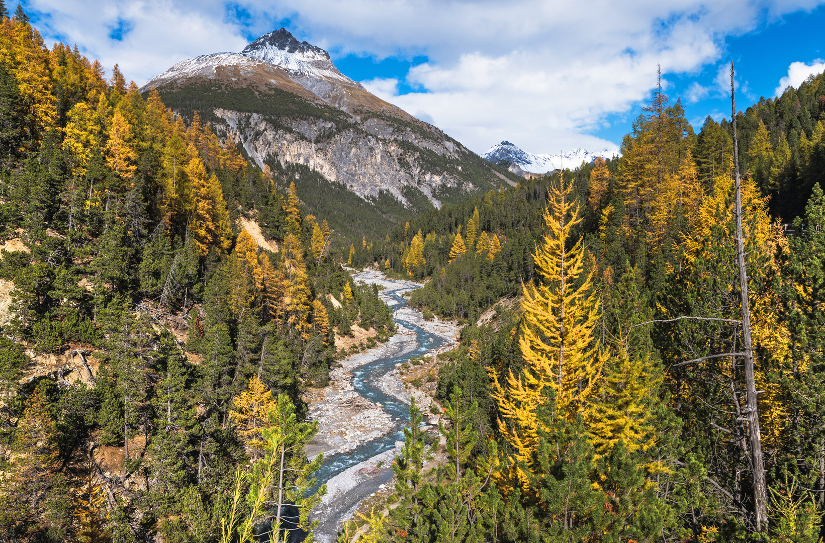 Goldumrahmte Schlucht