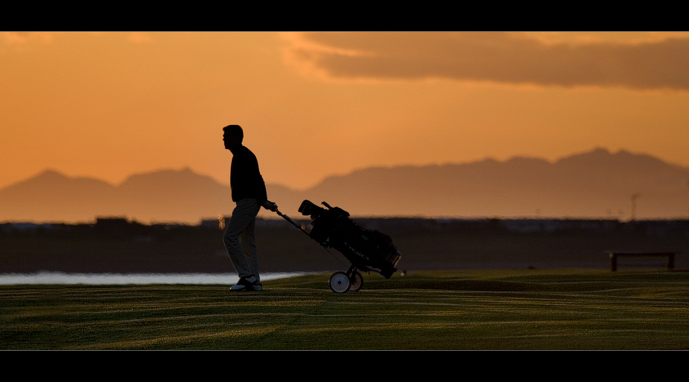 Golf in Night...