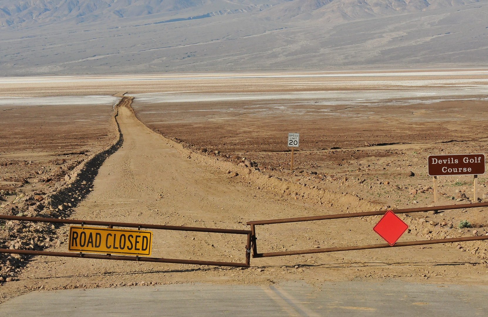 Golf nur für Snobs im Death Valley