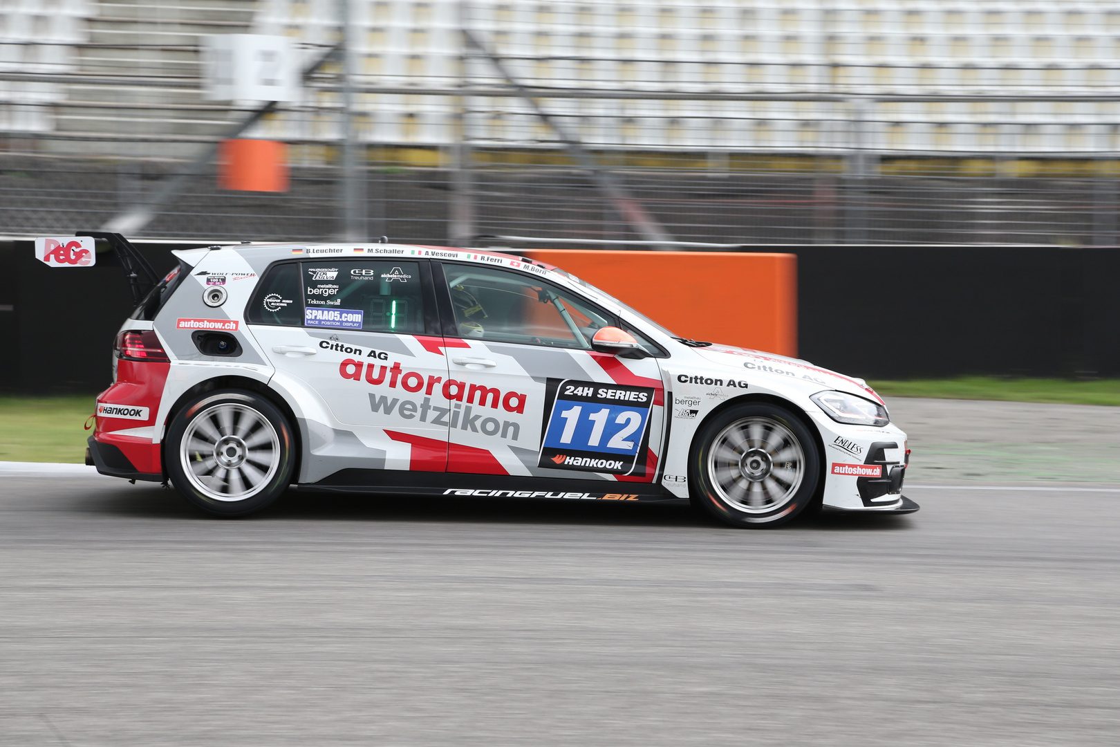 GOLF TCR am Ende Startzielgerade FullSpeed