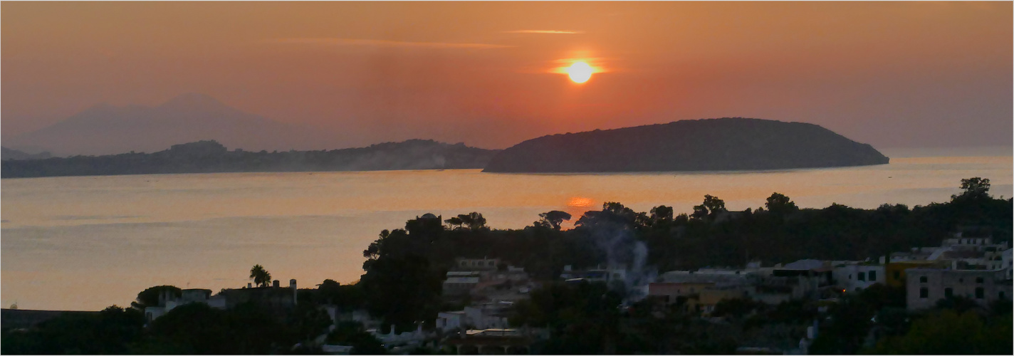 GOLF VON NEAPEL SONNENAUFGANG