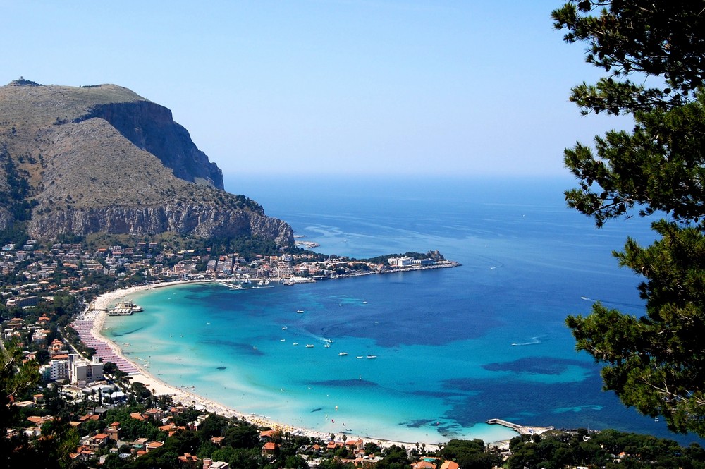 Golfo di Mondello vista da Monte Pellegrino.