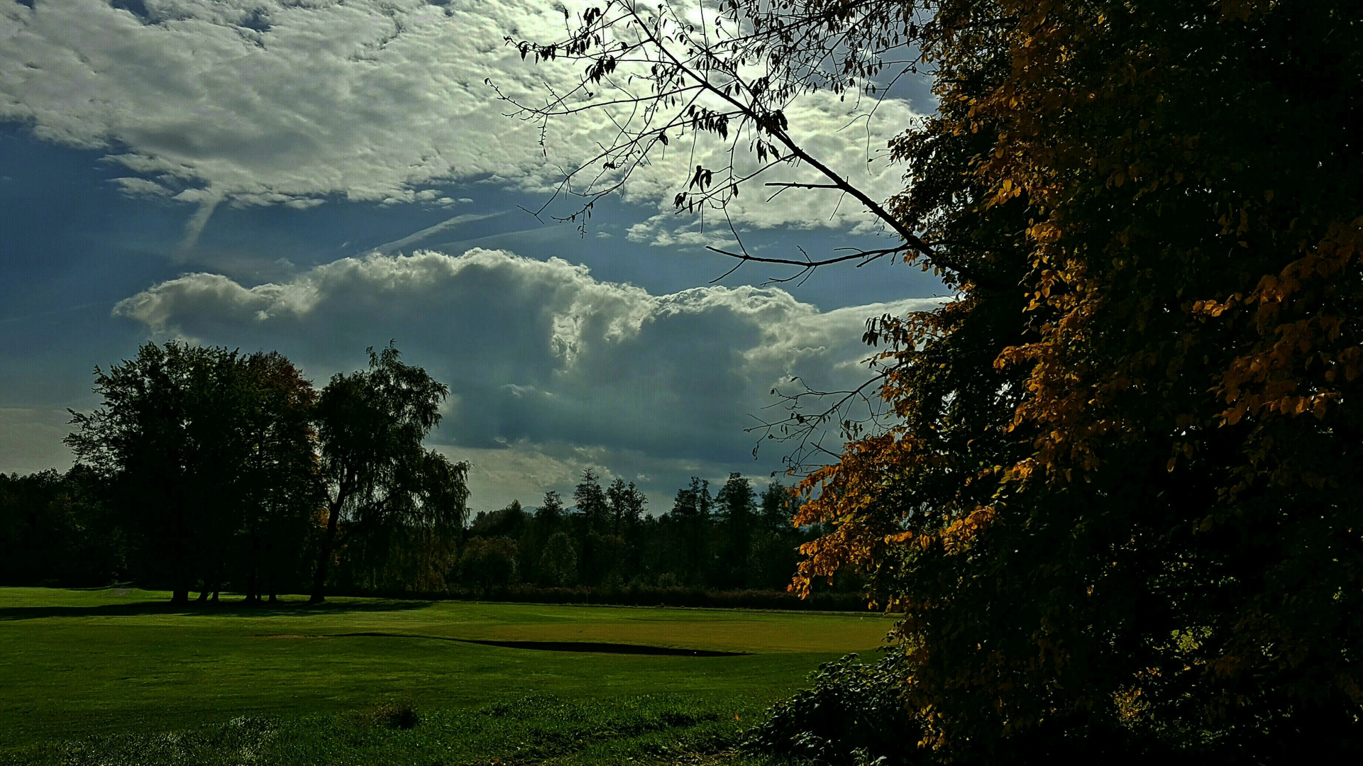 Golfplatz im Herbst