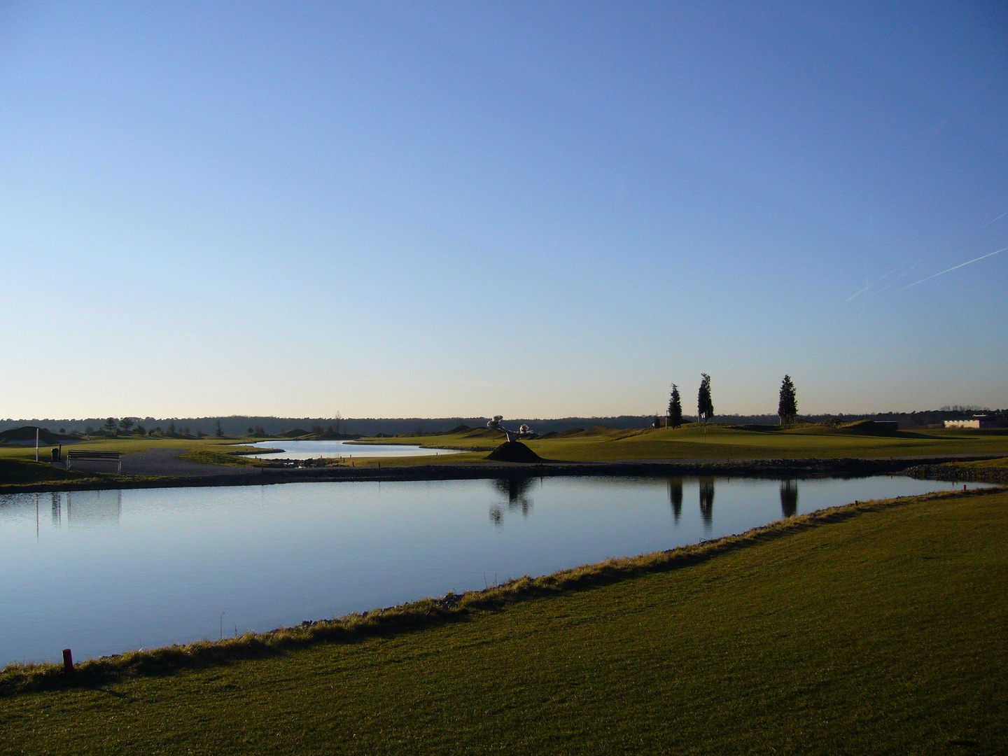 Golfplatz nach dem Sonnenaufgang