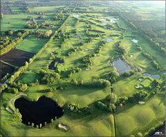 Golfplatz von oben (Luftbild)