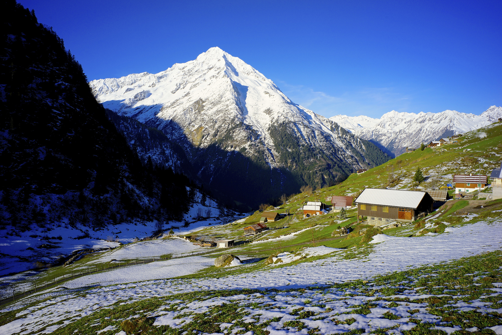 Golzern mit Bristenstock, Uri