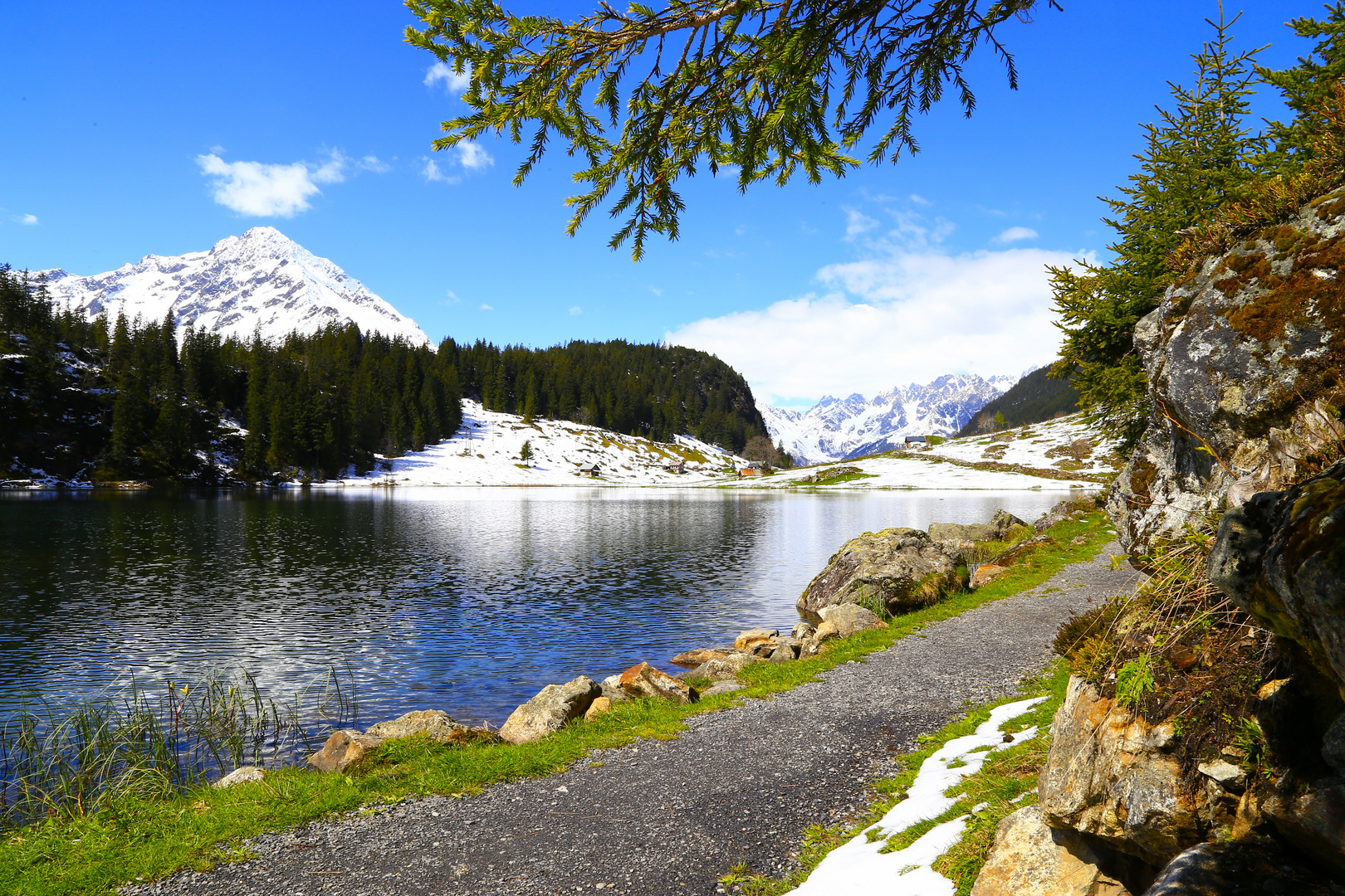 Golzernsee im Frühling, Uri