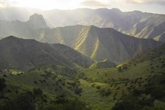 Gomera Tal in mystisches Licht getaucht