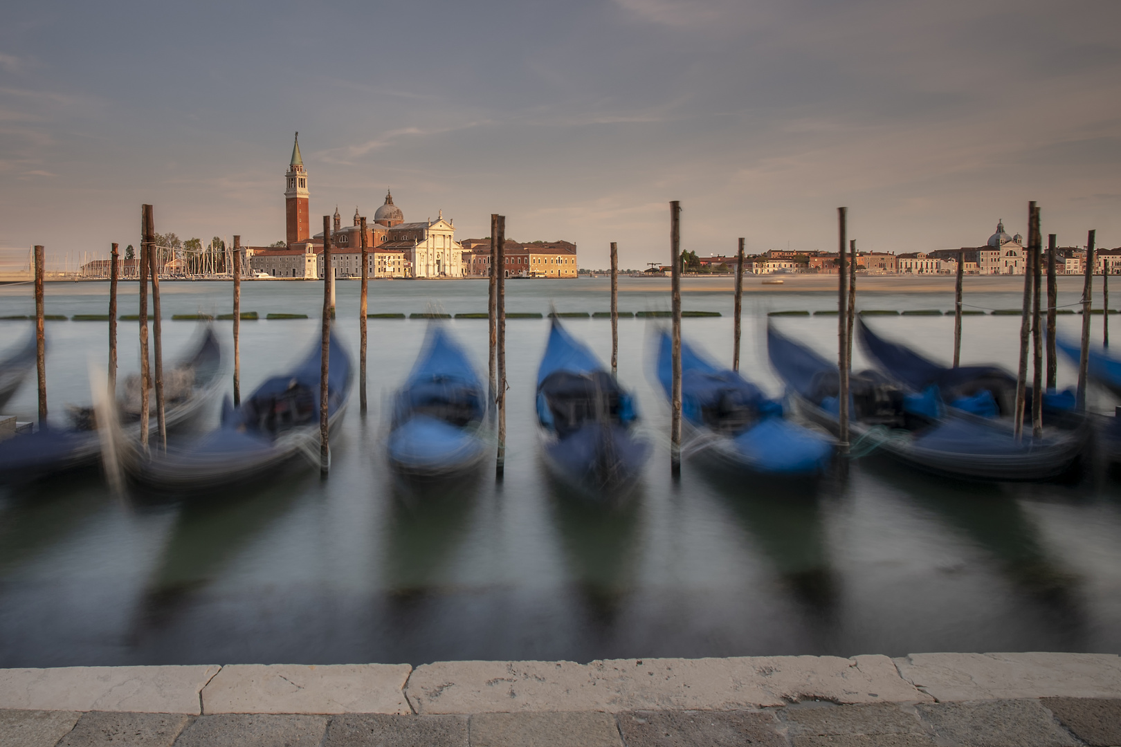 Gondelhafen mit Blick auf San Giorgio/Venedig