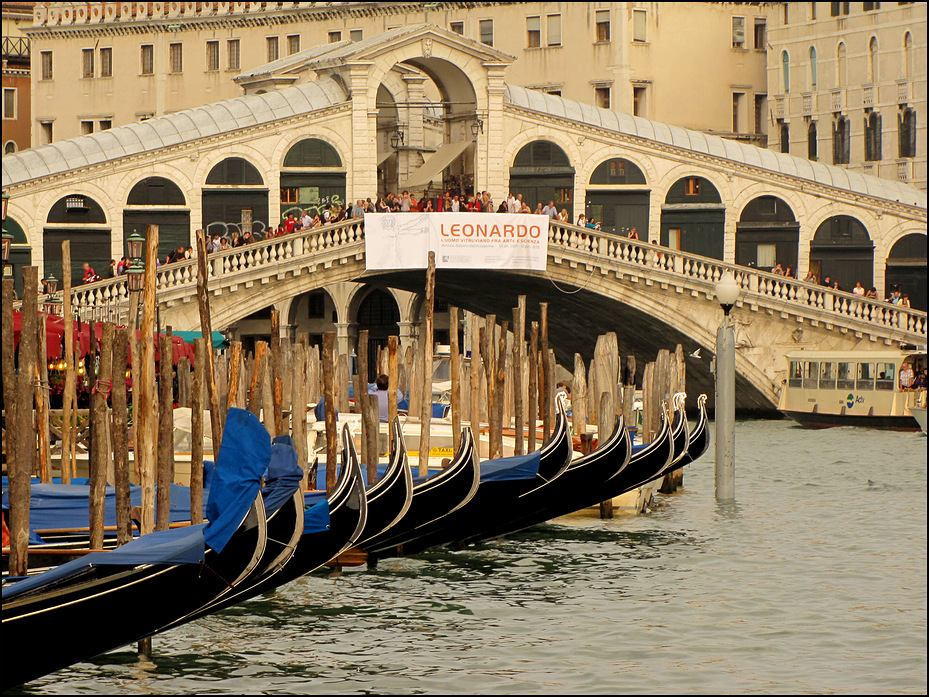 Gondeln am Rialto