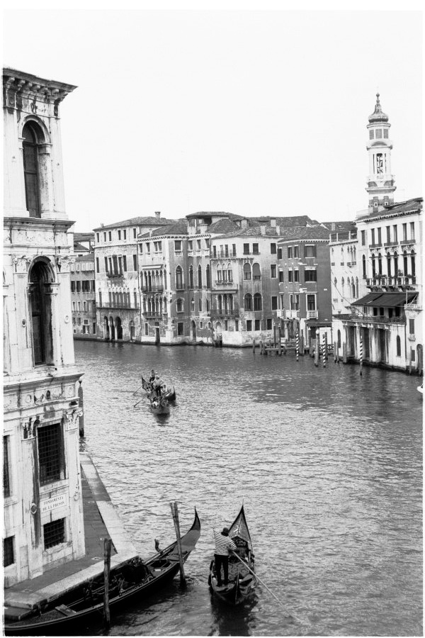 Gondeln auf dem Canal Grande