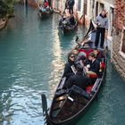 Gondeln durch Venedig