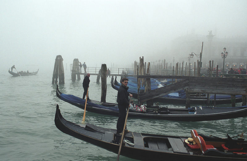 Gondeln im Nebel