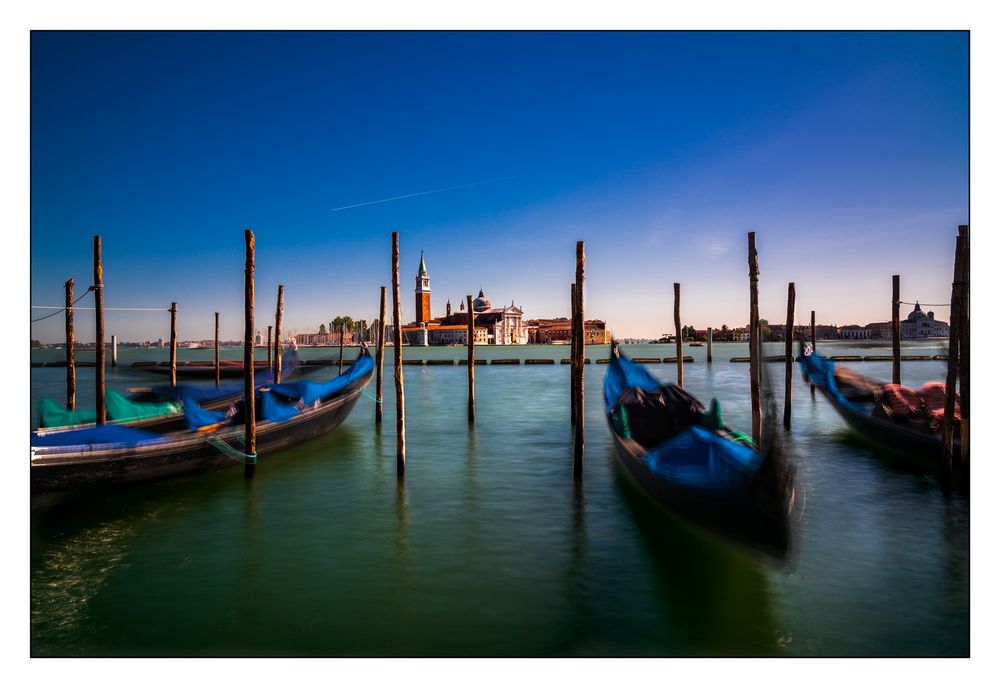 Gondeln in Bewegung, Venedig