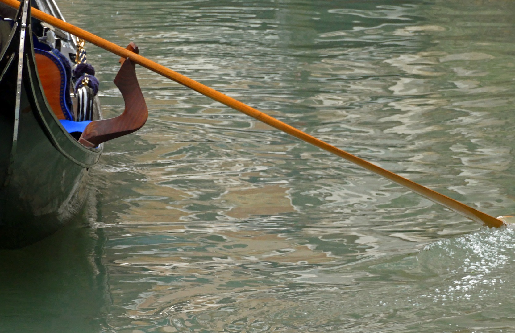 GONDOLA   2