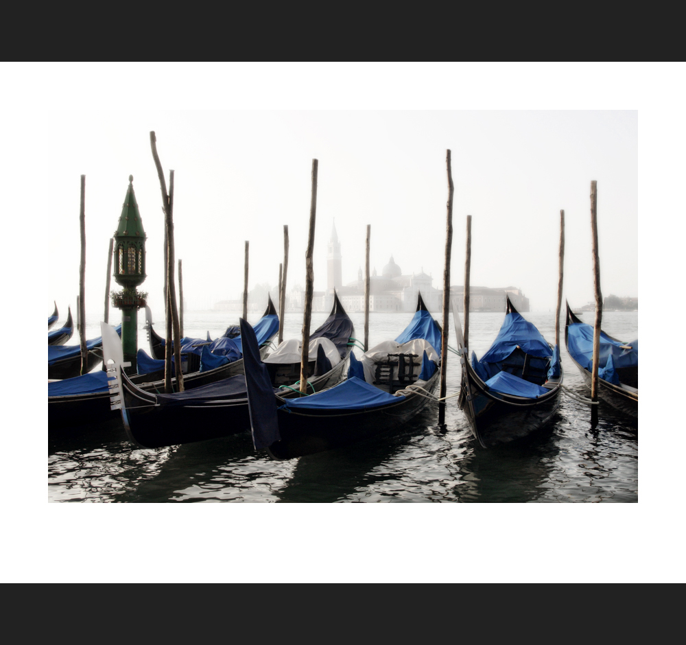 Gondola classico ...Venezia LXXV