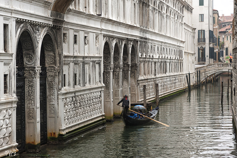 Gondola im Regen ...