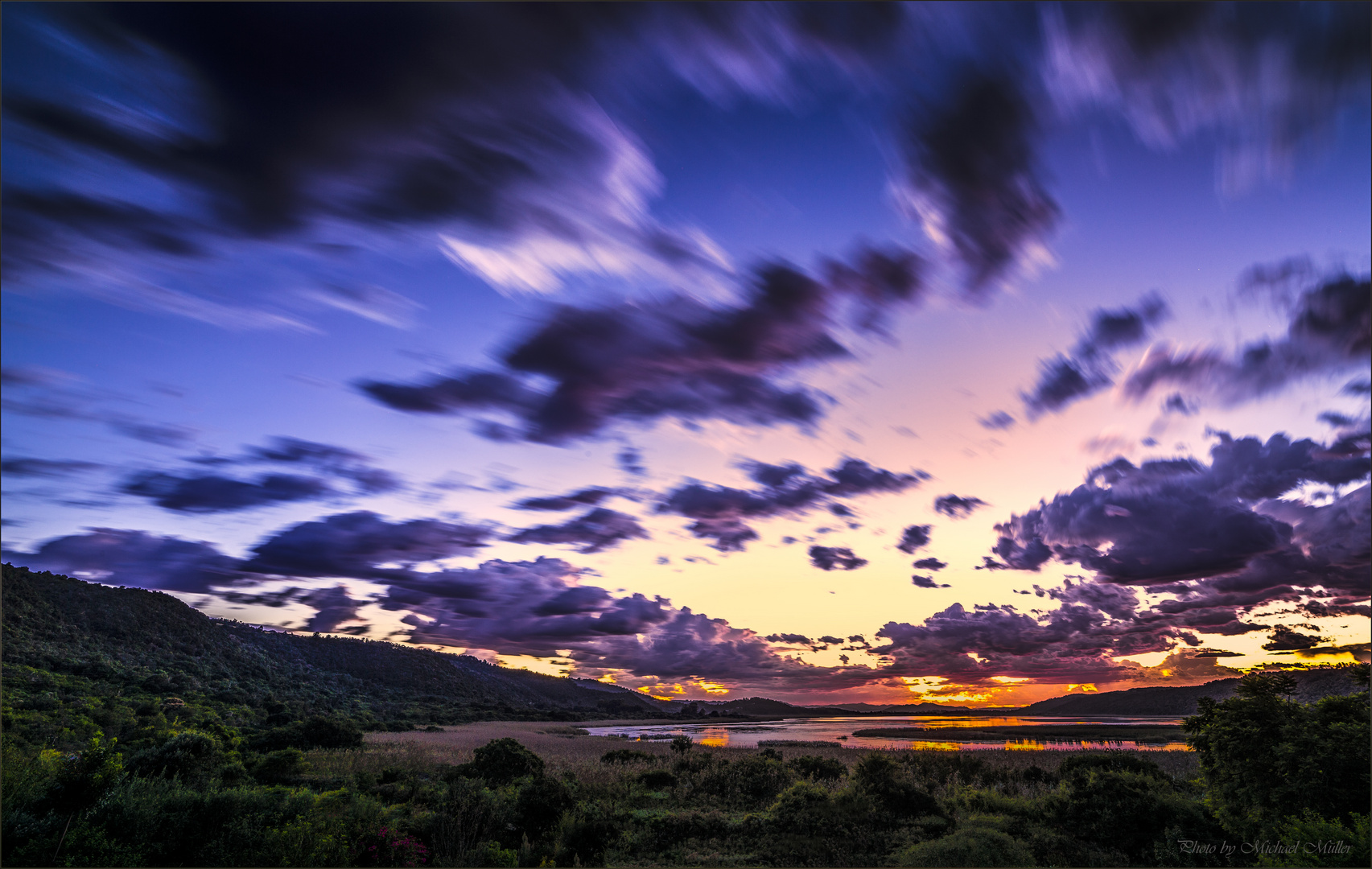 *--Good morning on Bo Langvlei lake--*