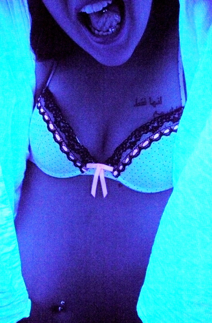 Goodbye blue sky Foto & Bild erwachsene menschen, brüste, tattoo