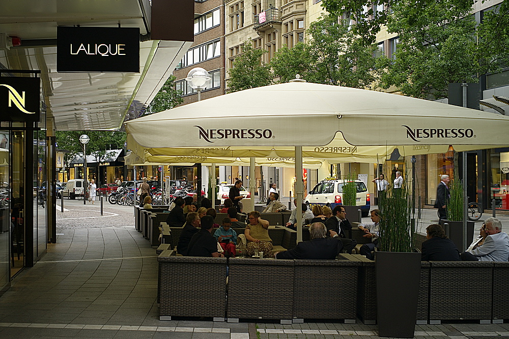 google street view: Straßencafe in der Goethestrasse