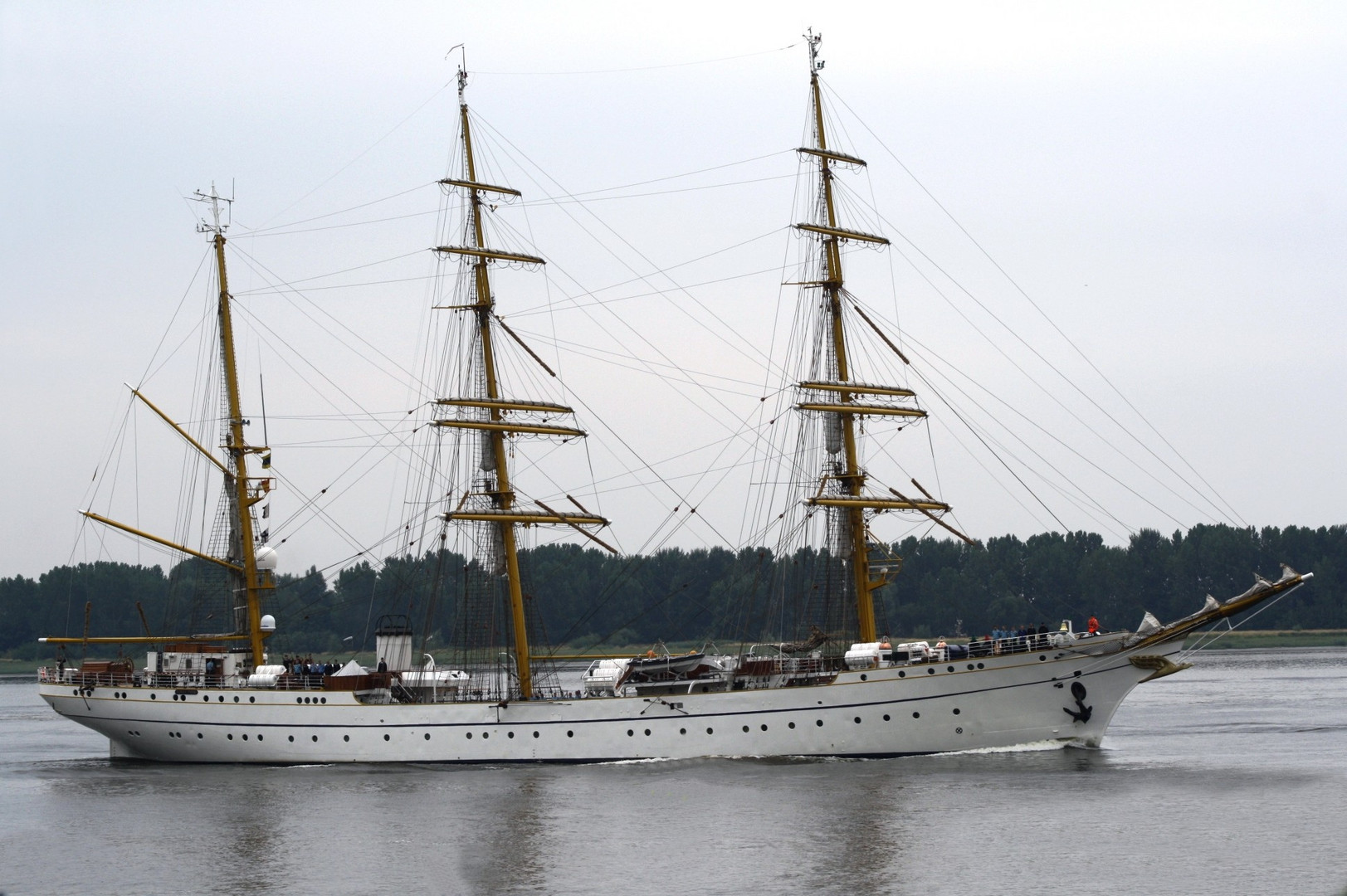 Gorch Fock bei der Ausfahrt