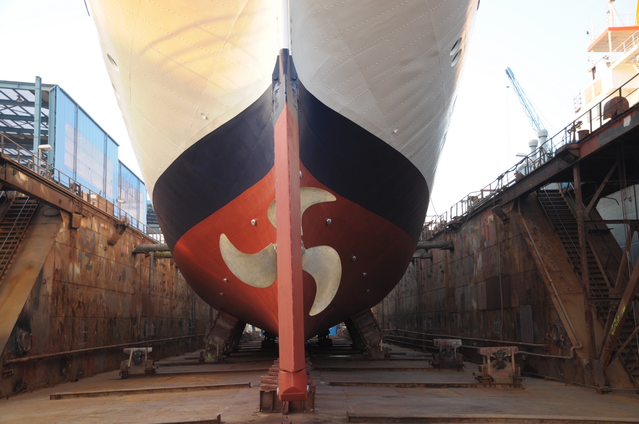 Gorch Fock im Dock