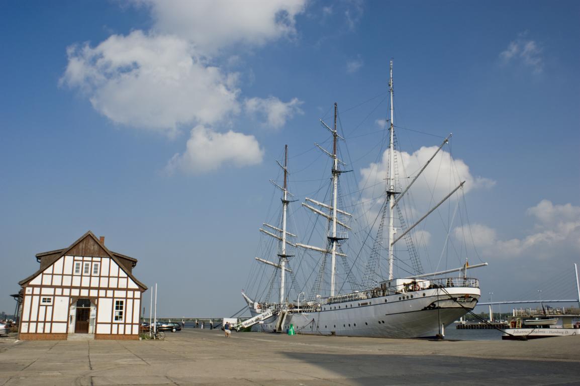 Gorch Fock im Hafen von Stralsund