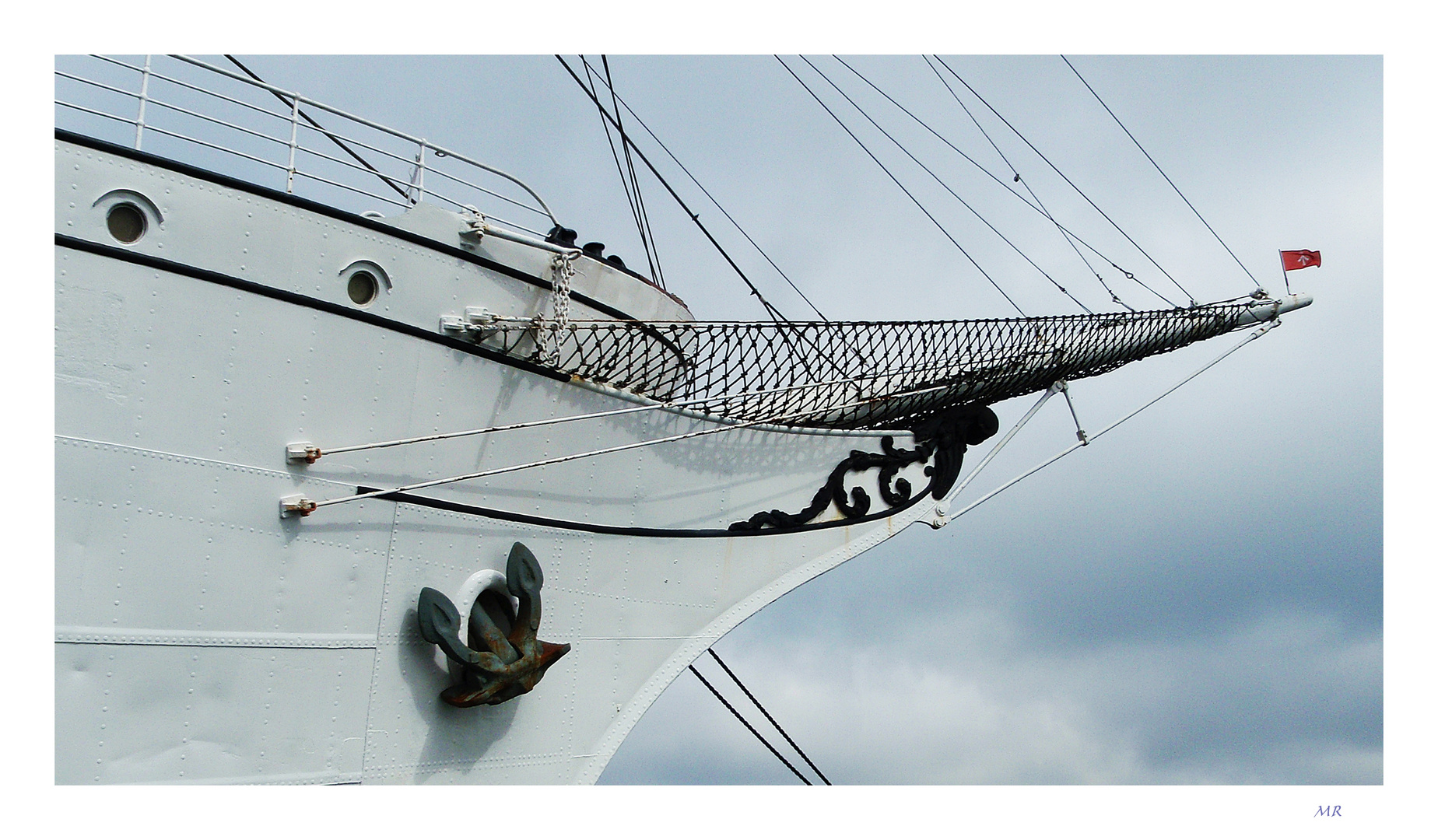 "Gorch Fock" -  vom Wasser aus gesehen