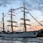 Gorch Fock zur blauen Stunde