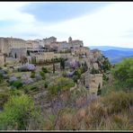 Gordes en fin de journée .