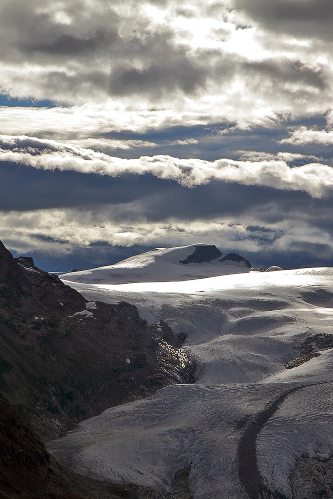 Gornergletscher und darüber die 3804 m hohe Cima di Jazzi, die...