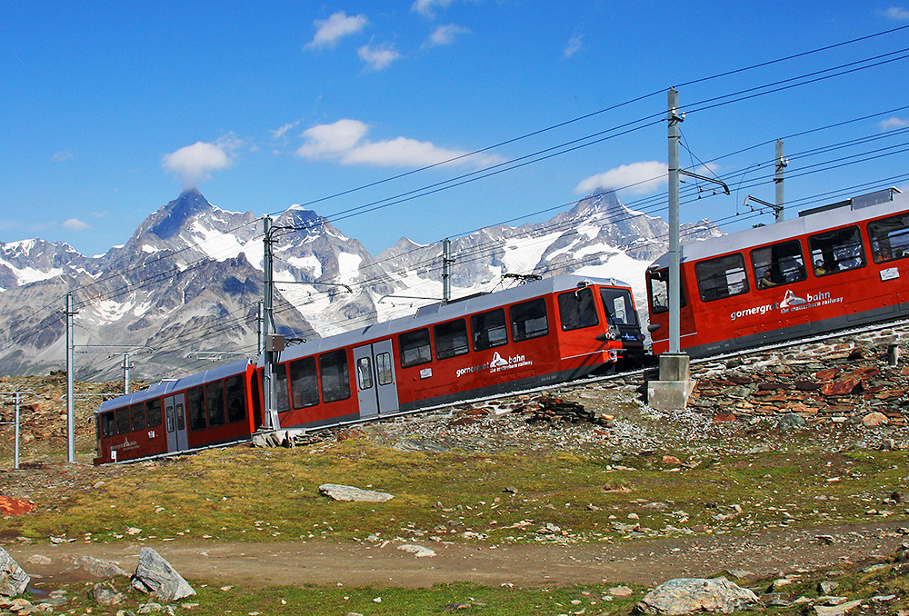 Gornergratbahn vor traumhafter Kulisse und bei "anständiger Steigung"