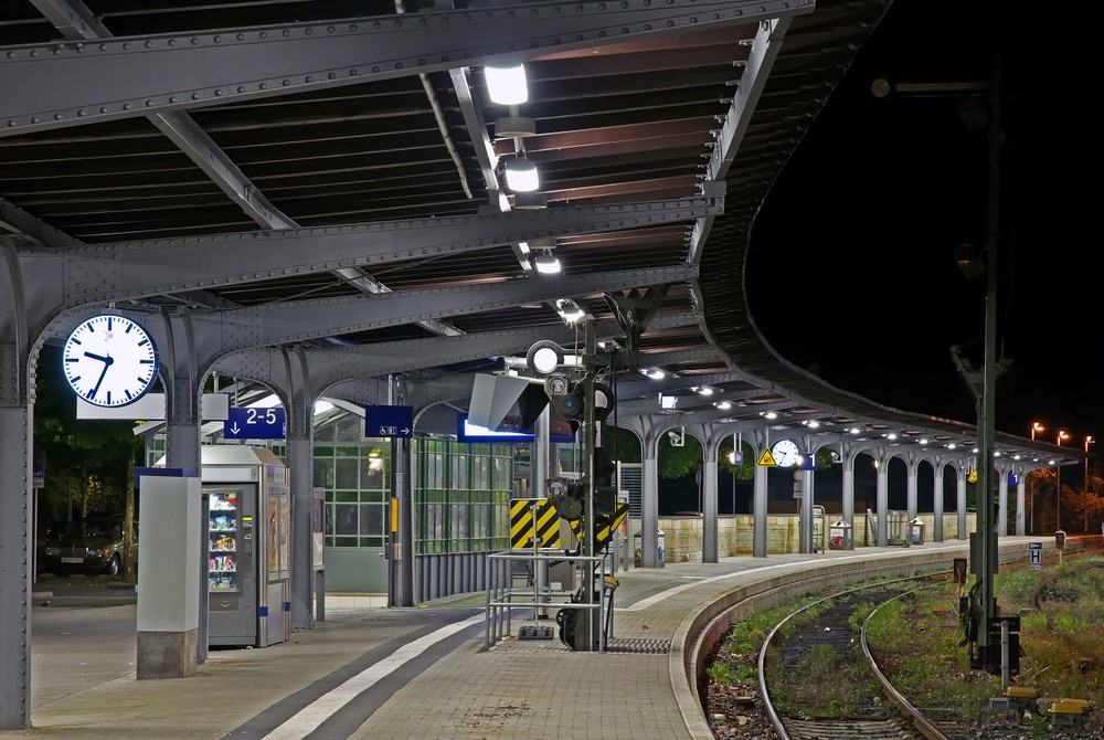 GosLar - Bahnhof " das kurze Signal im HBF "