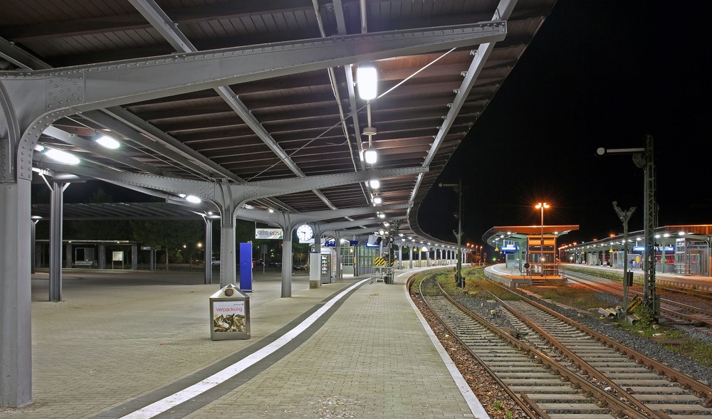 Goslar - Bahnhof " HBF - Bahnsteig am Abend "