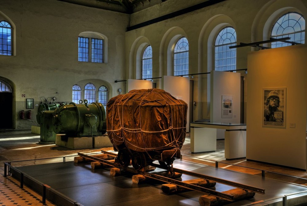 Goslar-Bergwerk-Museum " Blick zu dem Werk von Christo - Packege on a Hunt "