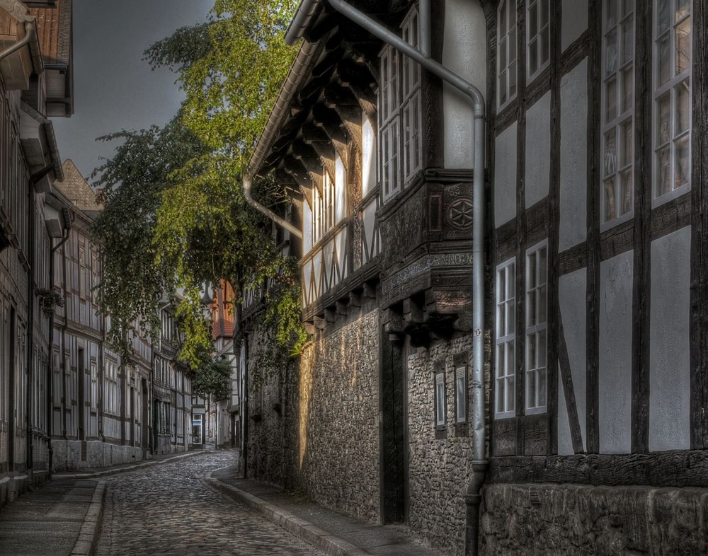 Goslar - Stadt - Mitte - Nord " eine von vielen schönen kleinen Gassen der Stadt "