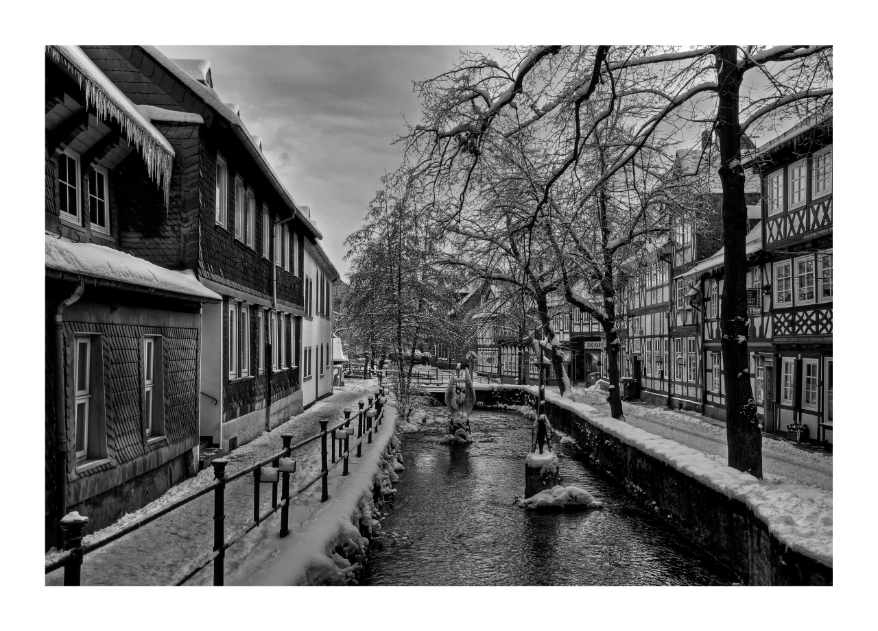 GosLar - Unter - Stadt " entlang der Abzuch, am Frühenmorgen "