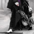 Gothic Lolita am Grab