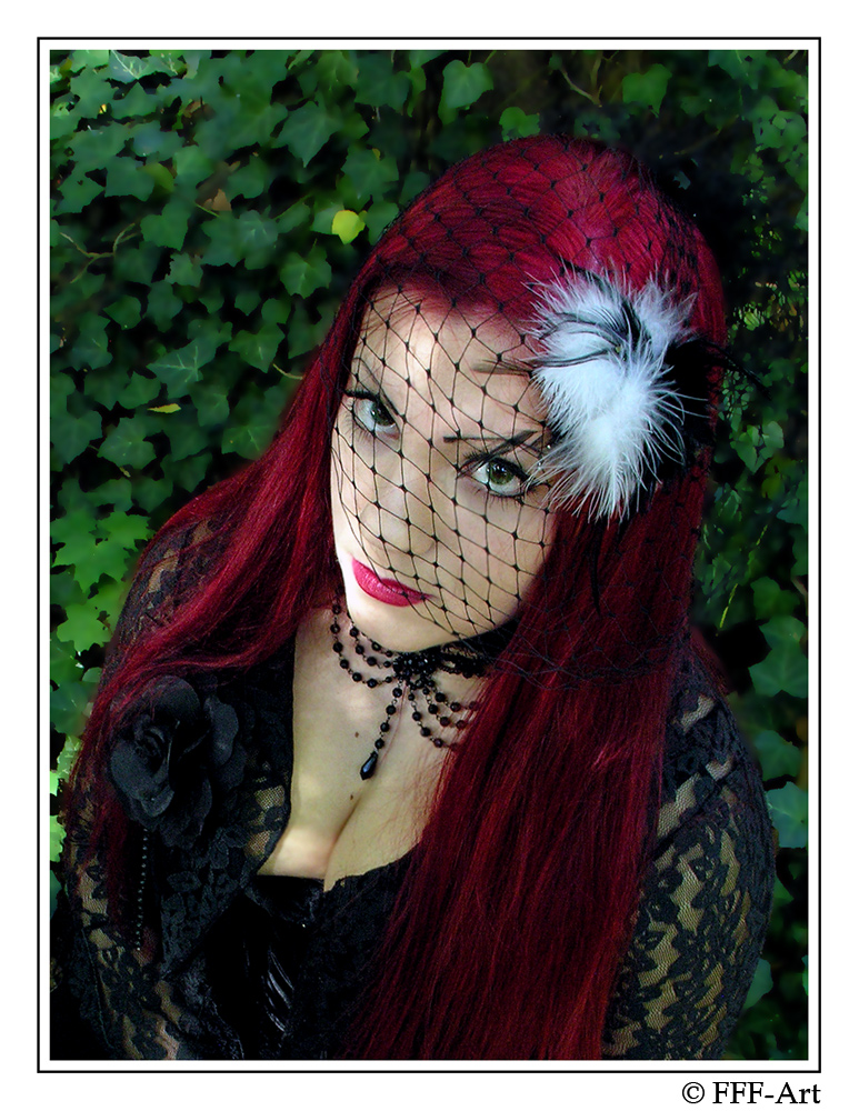 Gothic-Portrait / Model: klein-mary (Bild 2)