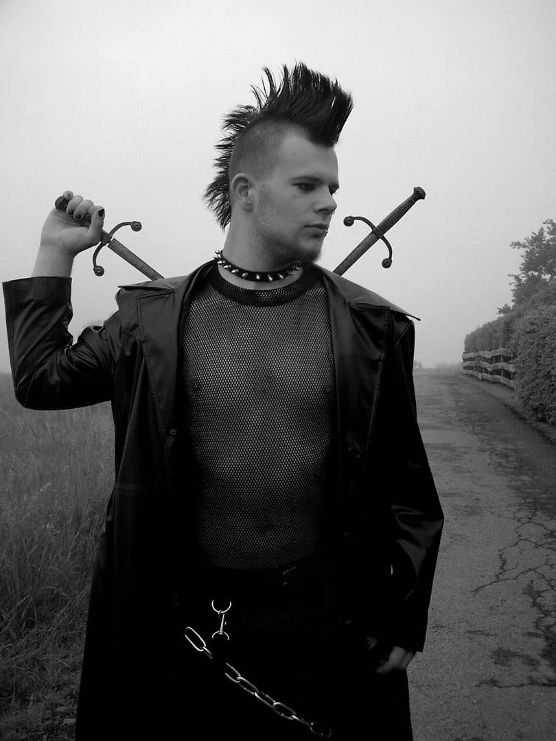 Gothic Swordsman-Punk