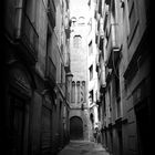 Gotic   ...   Sack Gasse   ©D1099_BW--Vib-B5c