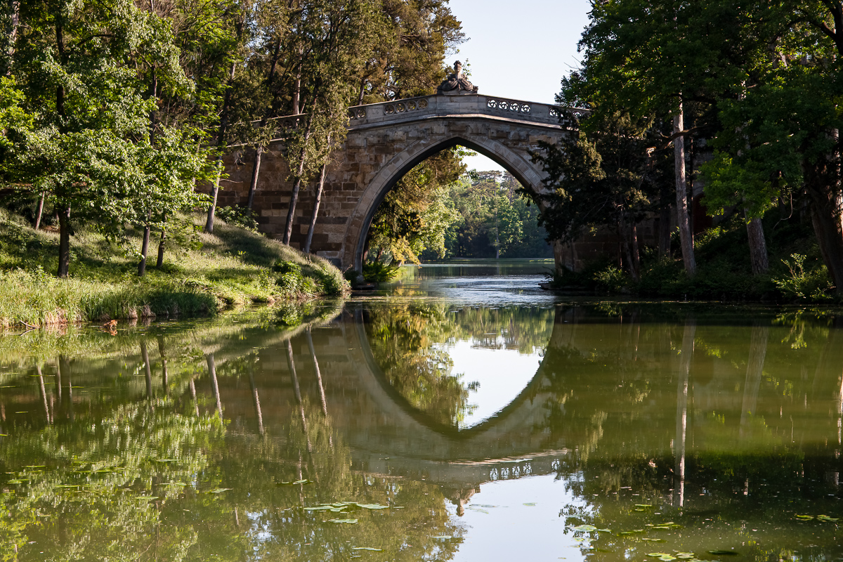 Gotische Brücke im Schlosspark Laxenburg