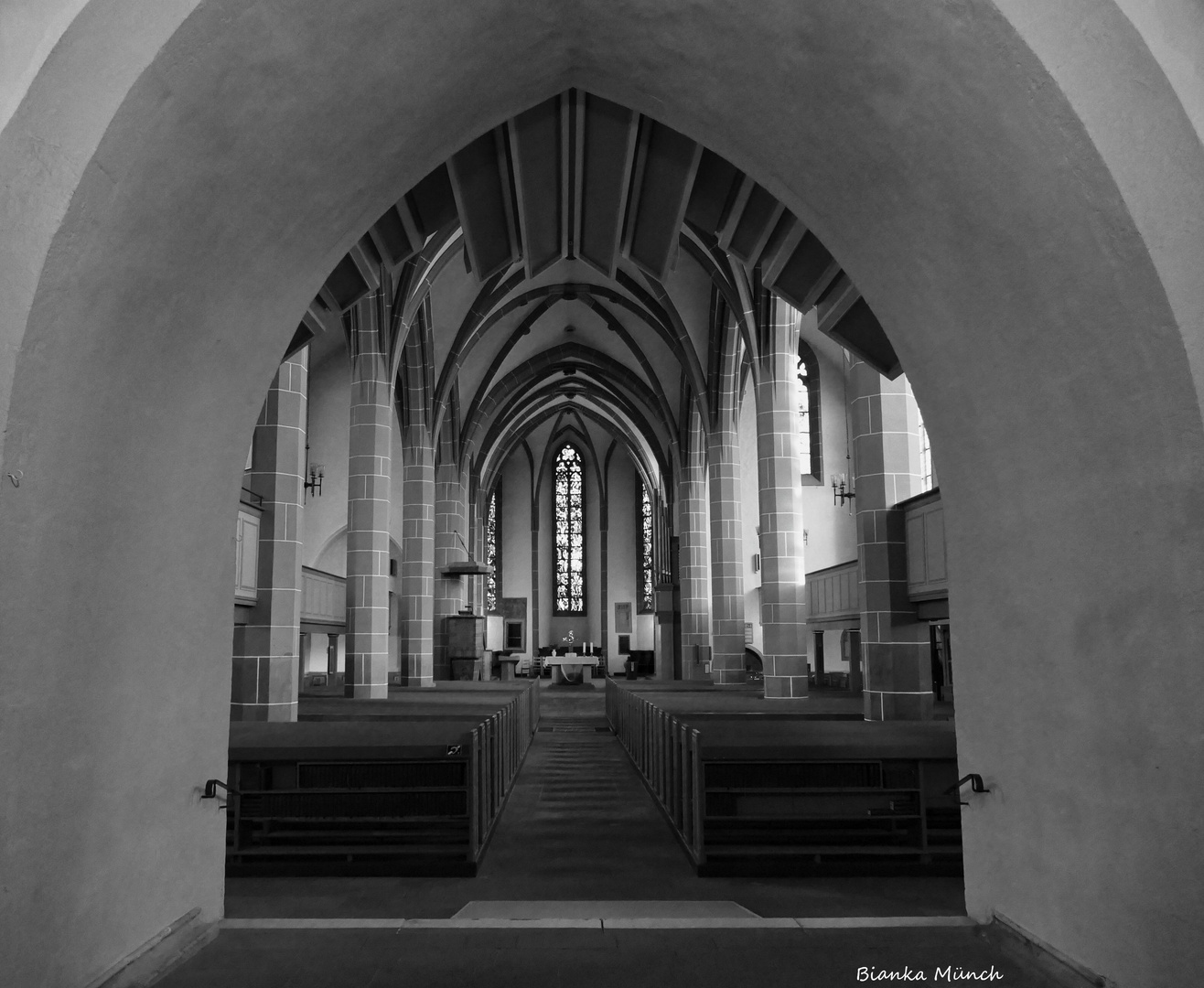 Gotische Kirche von innen (Evangelische Stadtkirche)