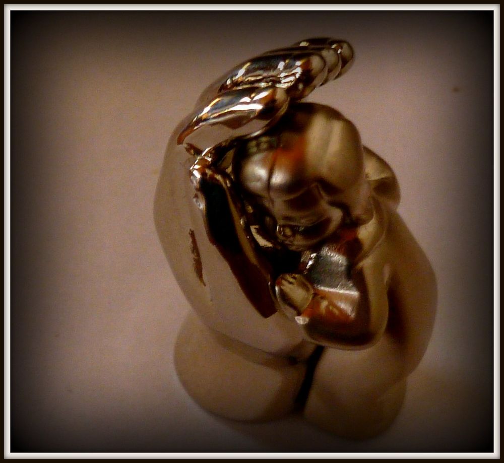 GOTTES HAND / EINE SKULPTUR  VON 4cm