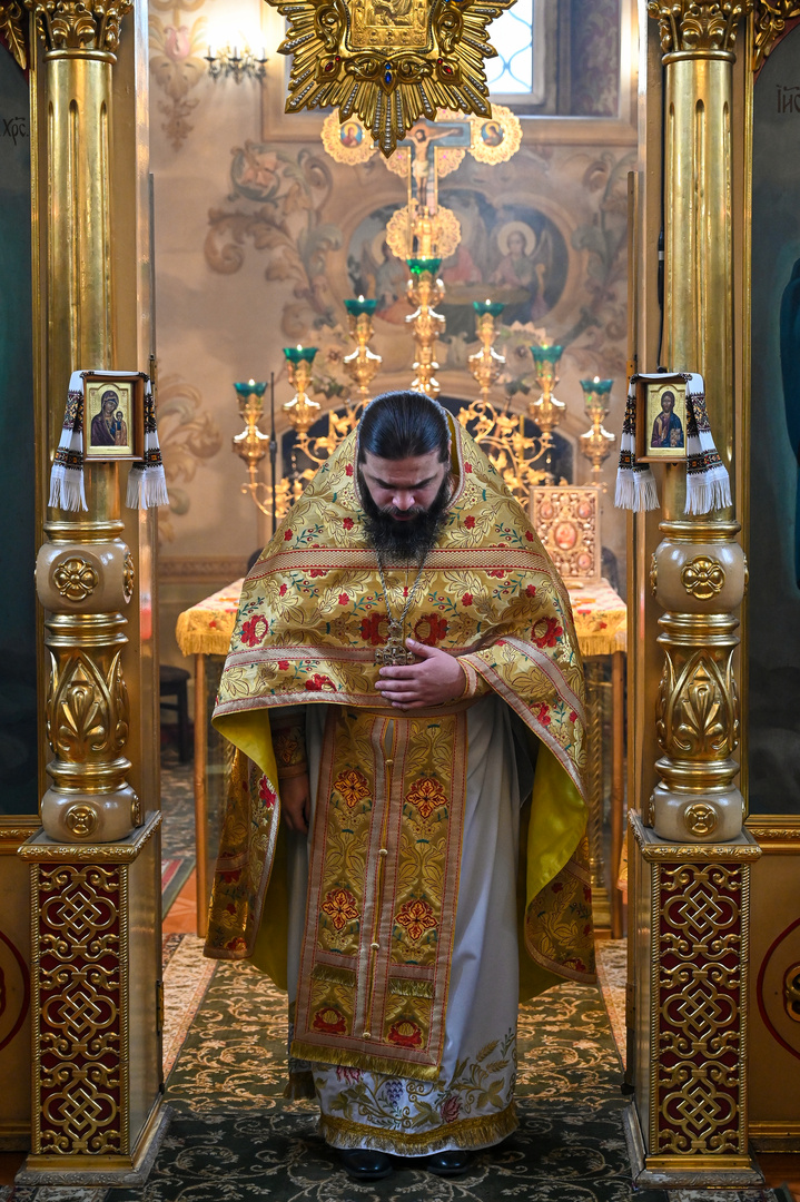 Gottesdienst im Kiewer Höhlenkloster 04