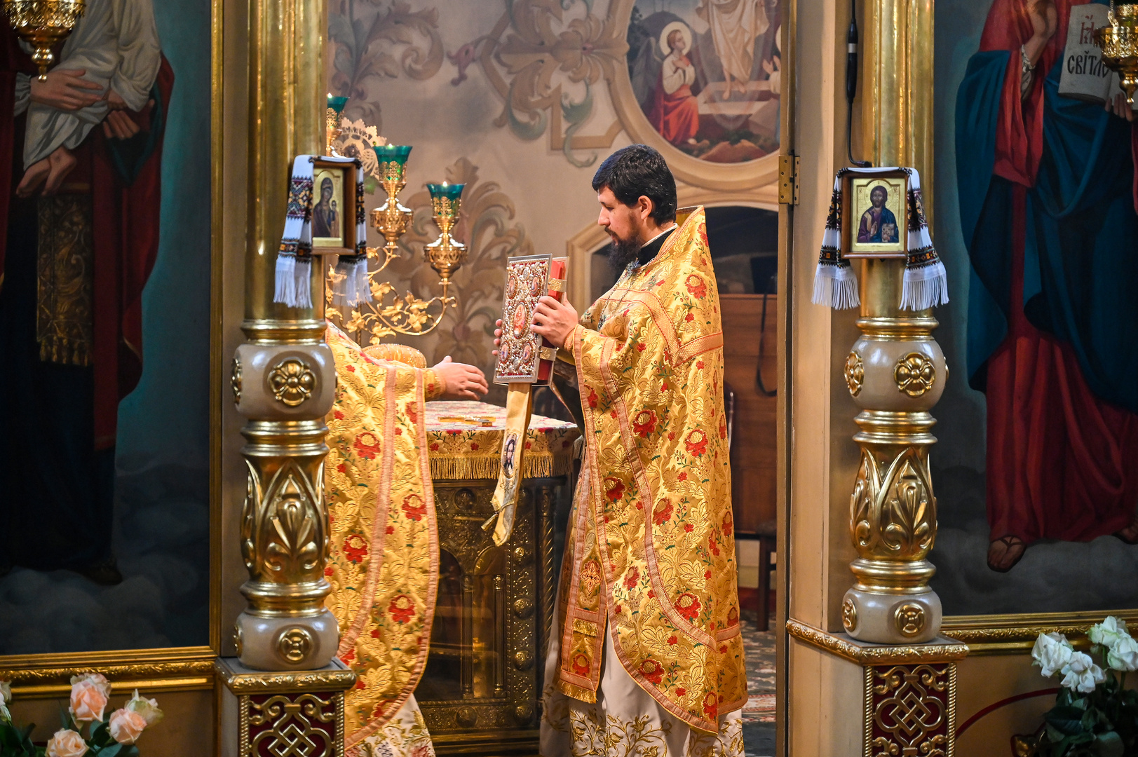 Gottesdienst im Kiewer Höhlenkloster 06