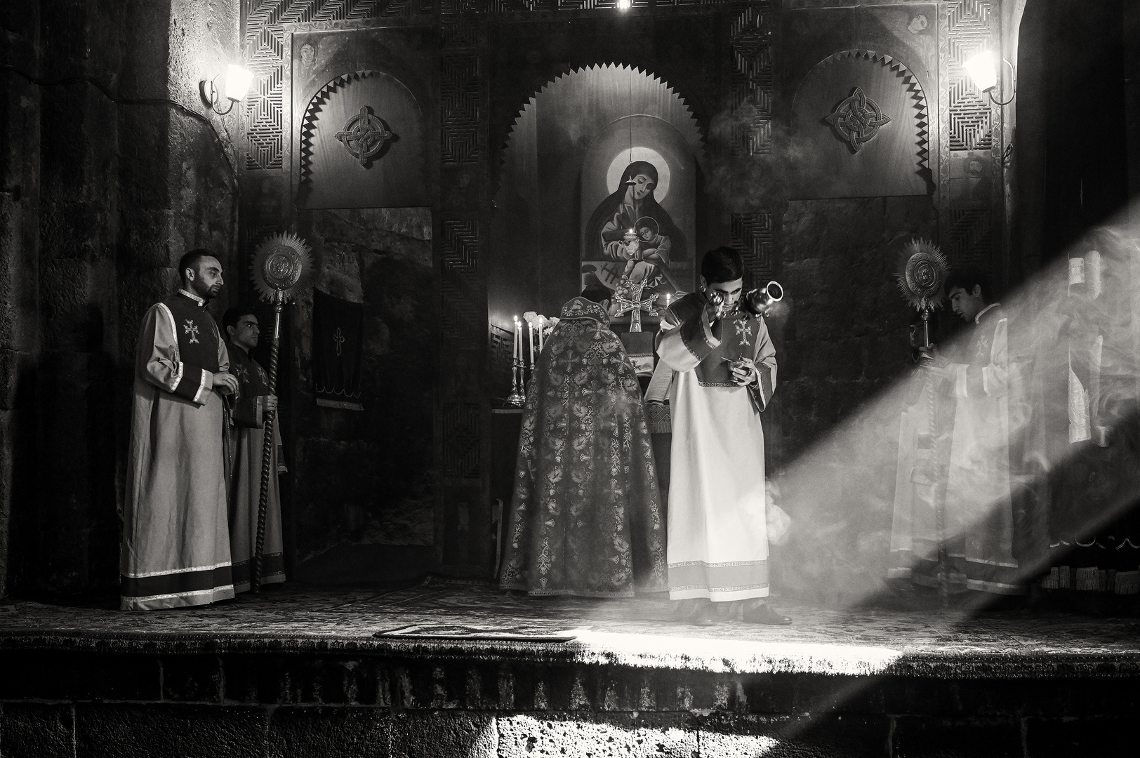 Gottesdienst im Kloster Sevanavank 02