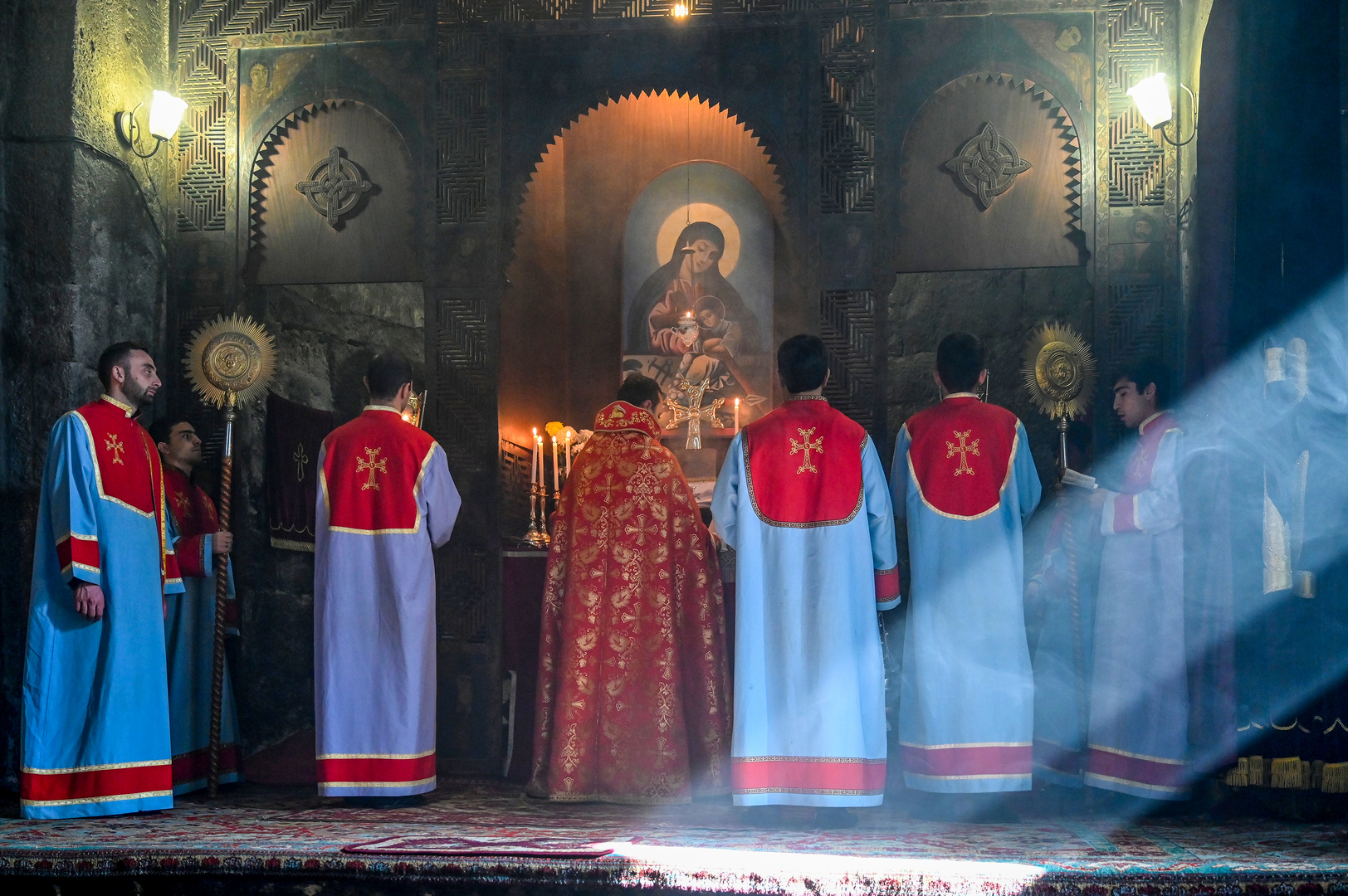 Gottesdienst im Kloster Sevanavank 04