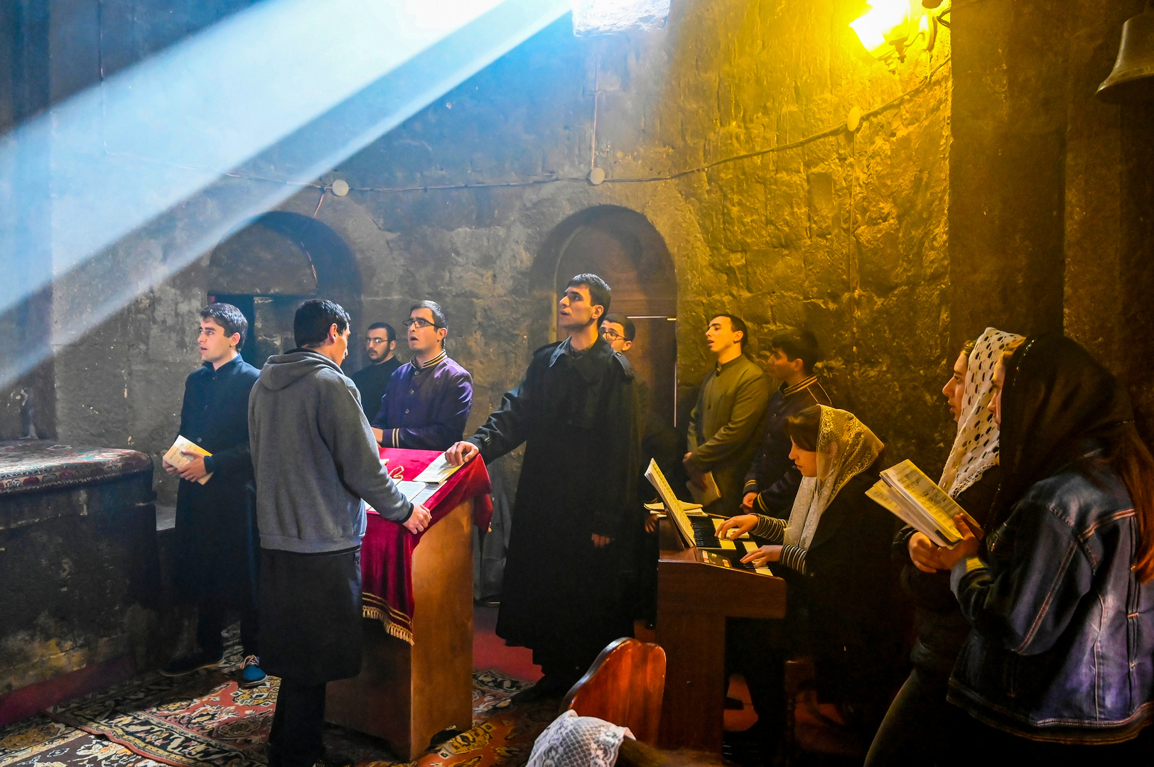 Gottesdienst im Kloster Sevanavank 11