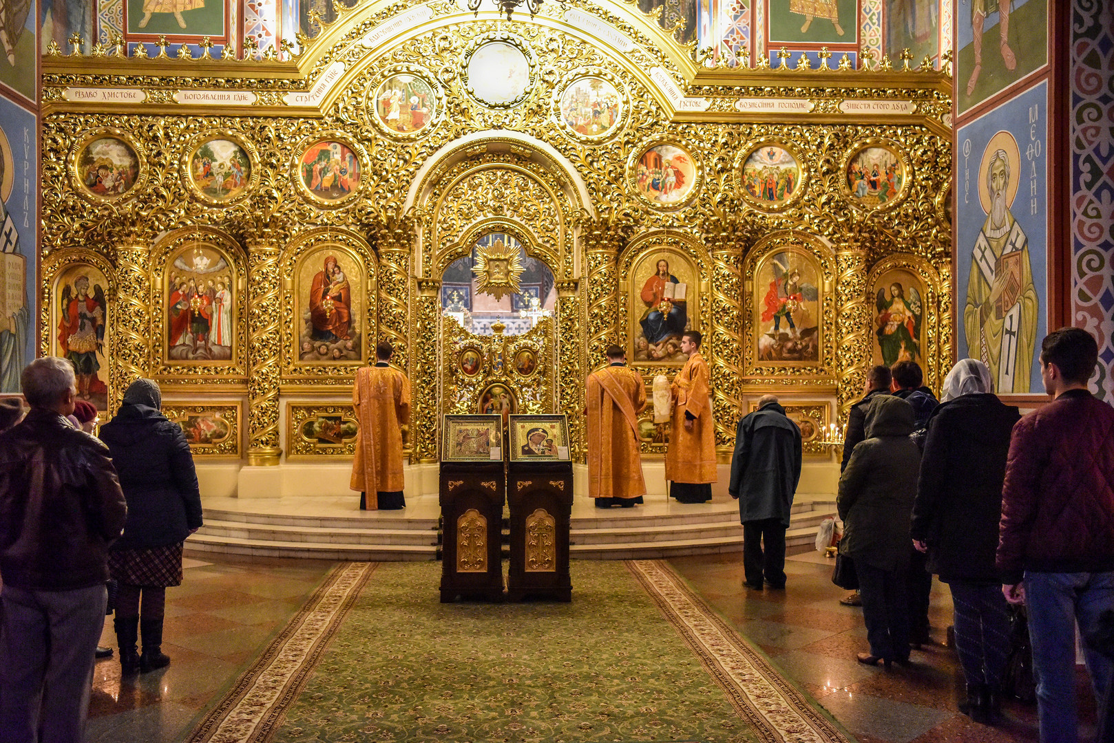 Gottesdienst in der St.-Michaels-Kathedrale 02